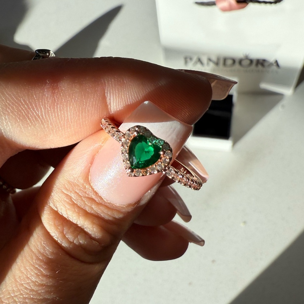 Pandora Sparkling Elevated Heart Ring Green with Rose Gold Band size 8